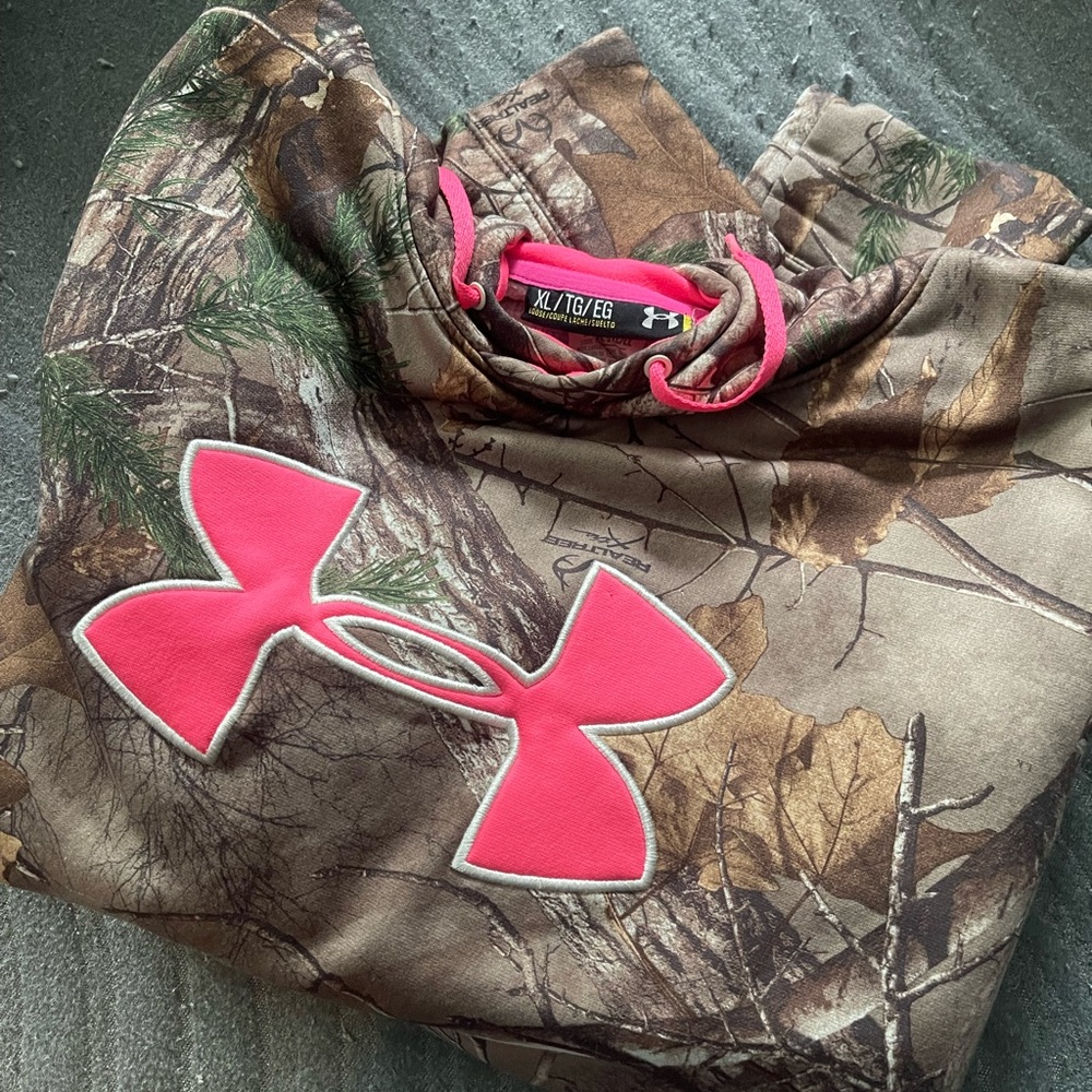 Under Armour Realtree Camo Pullover Hoodie with Bright Pink Logo